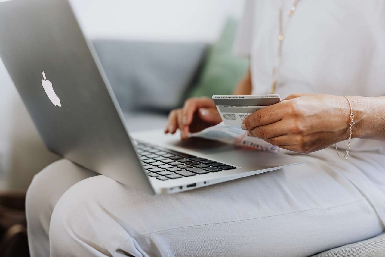 Navigating the world of online shopping: A guide for seniors